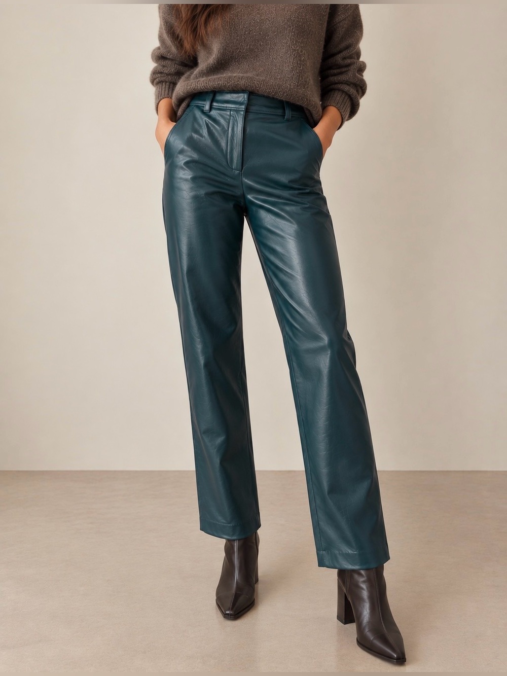 Aritzia Babaton Command Vegan Leather Ankle Length Pants - Size 2